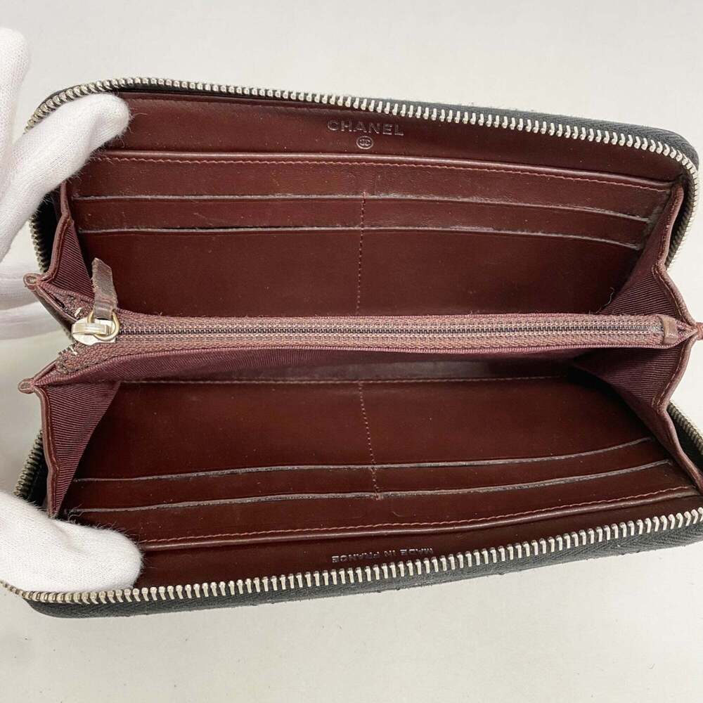 CHANEL Black Lambskin Leather Wallet - Picture 3 of 9